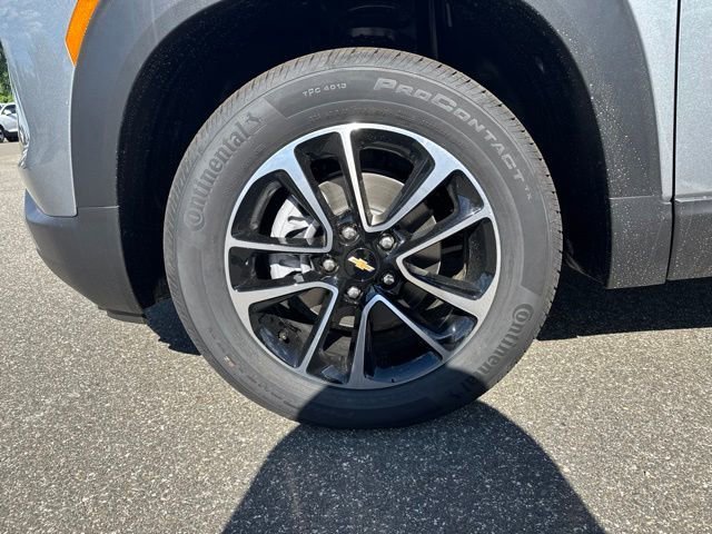 New 2026 Sterling Gray Metallic Chevrolet LT image 9