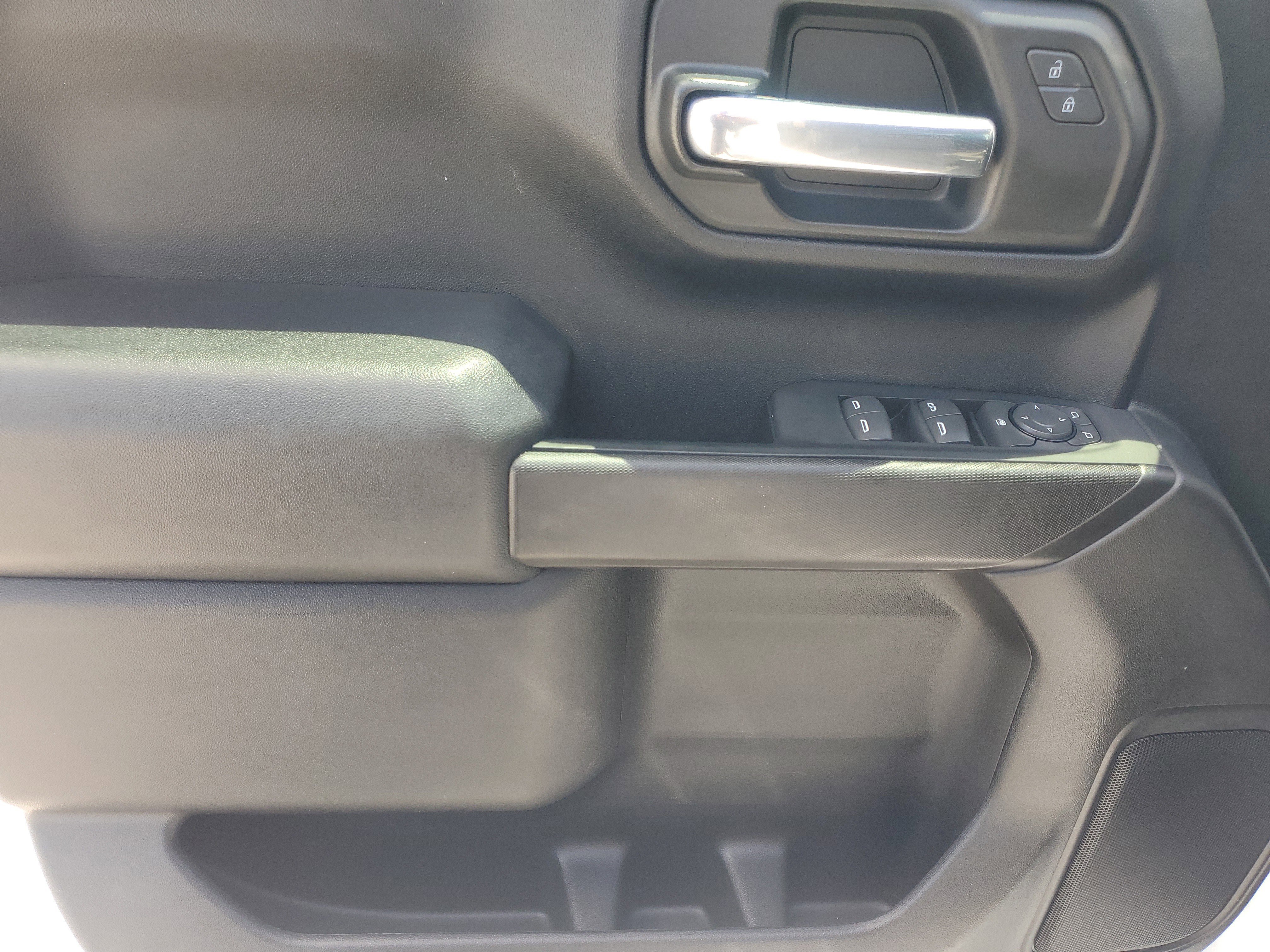 Used 2022 Summit White Chevrolet Custom image 16