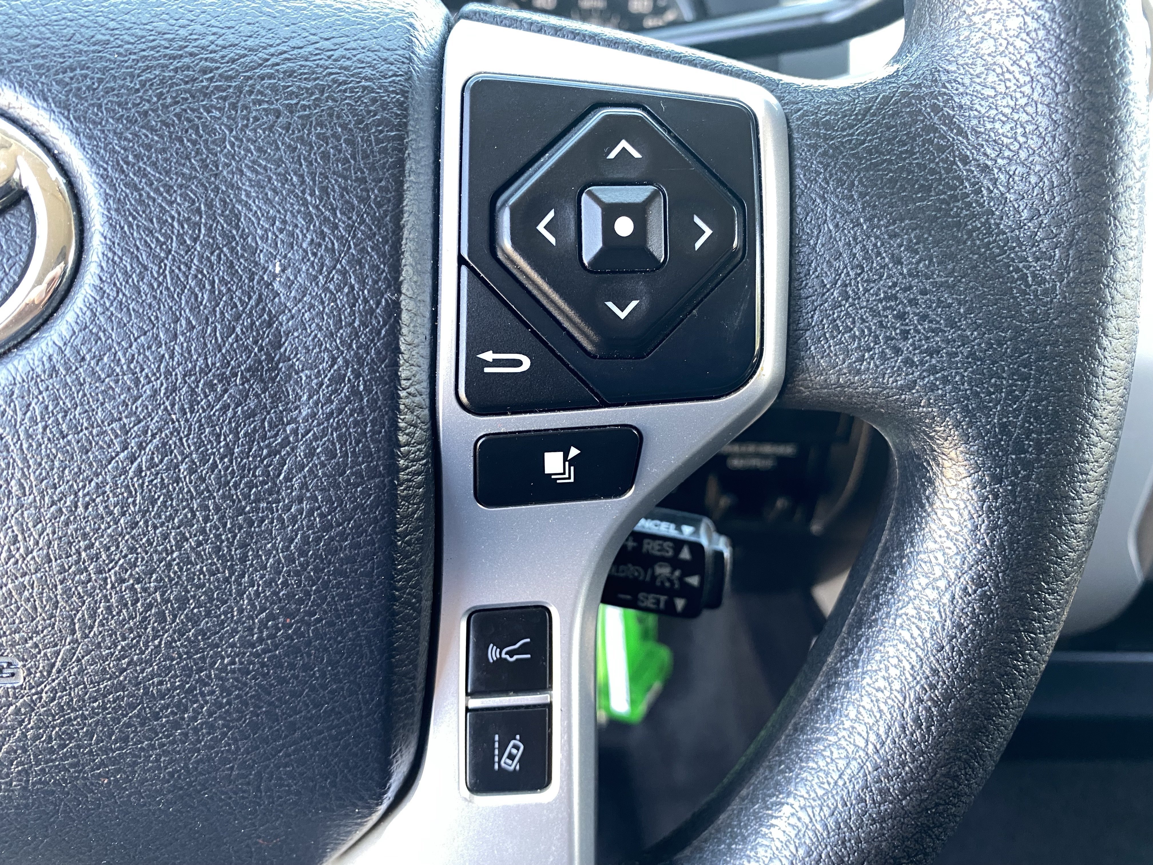 Used 2018 Magnetic Gray Metallic Toyota SR5 image 28