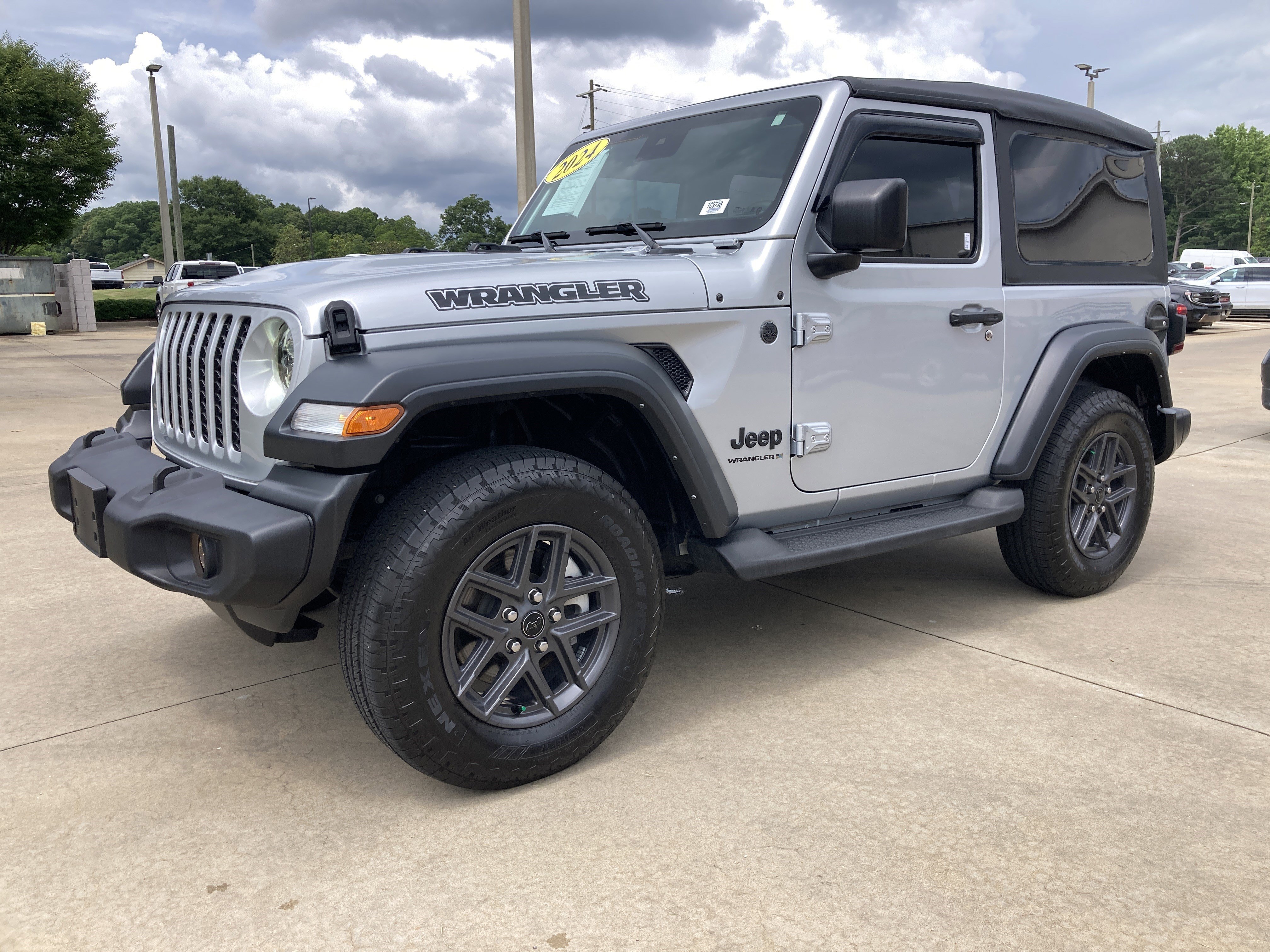 2024 Jeep Wrangler Sport S's photo