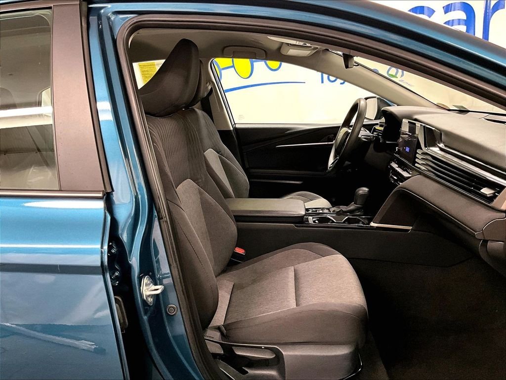Used 2025  Toyota LE image 11