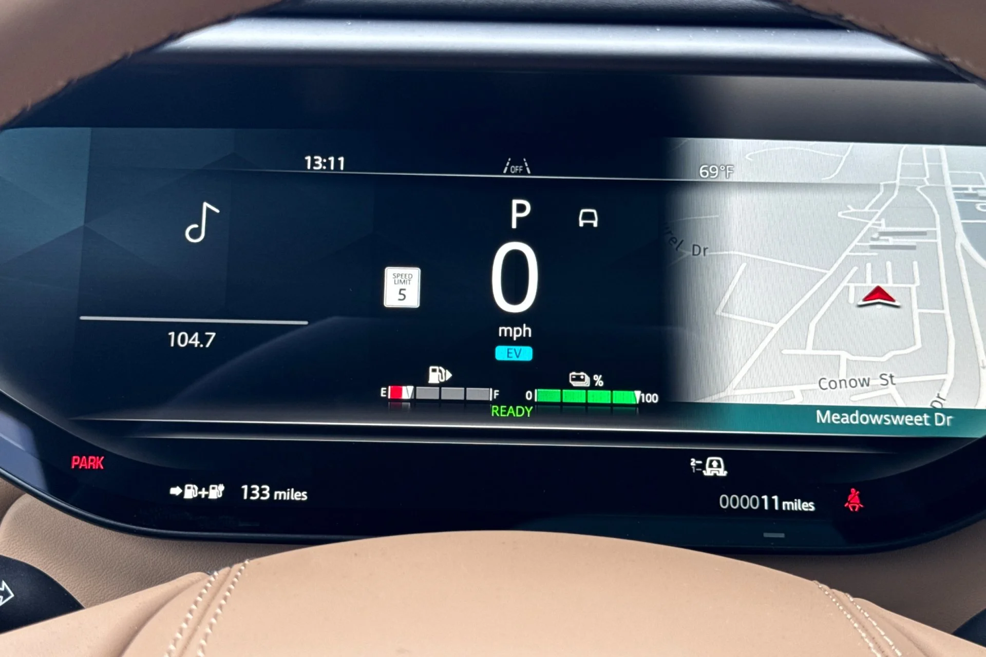 New 2026 FUJI WHITE Land Rover Dynamic SE image 27