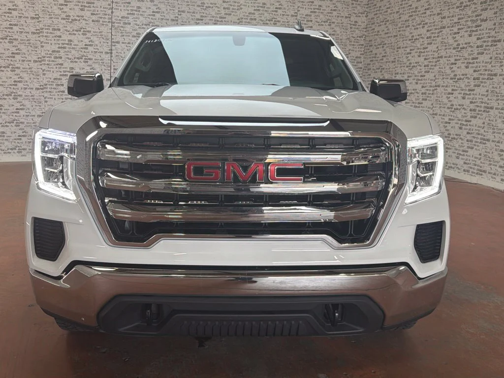 Used 2021 Summit White GMC Base image 2