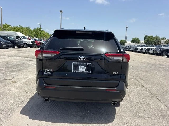 Used 2023 Black Toyota XLE Premium image 13