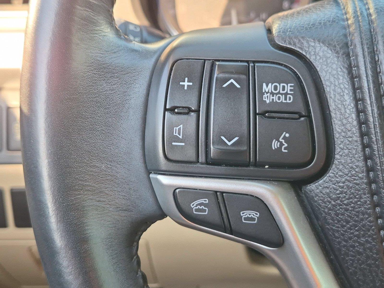 Used 2015 Predawn Gray Mica Toyota Limited image 18