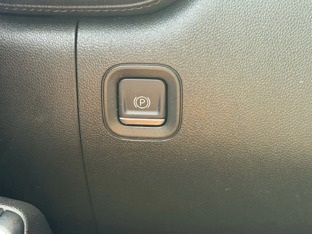 Used 2022 White Chevrolet LT image 29