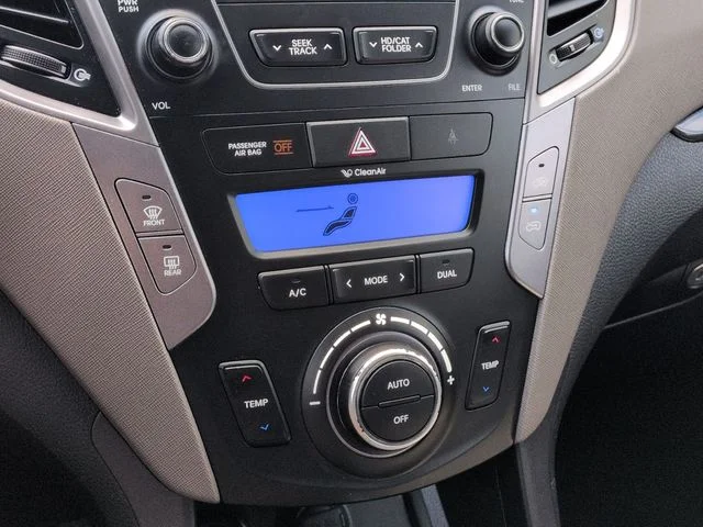Used 2014 Black Hyundai Base image 20