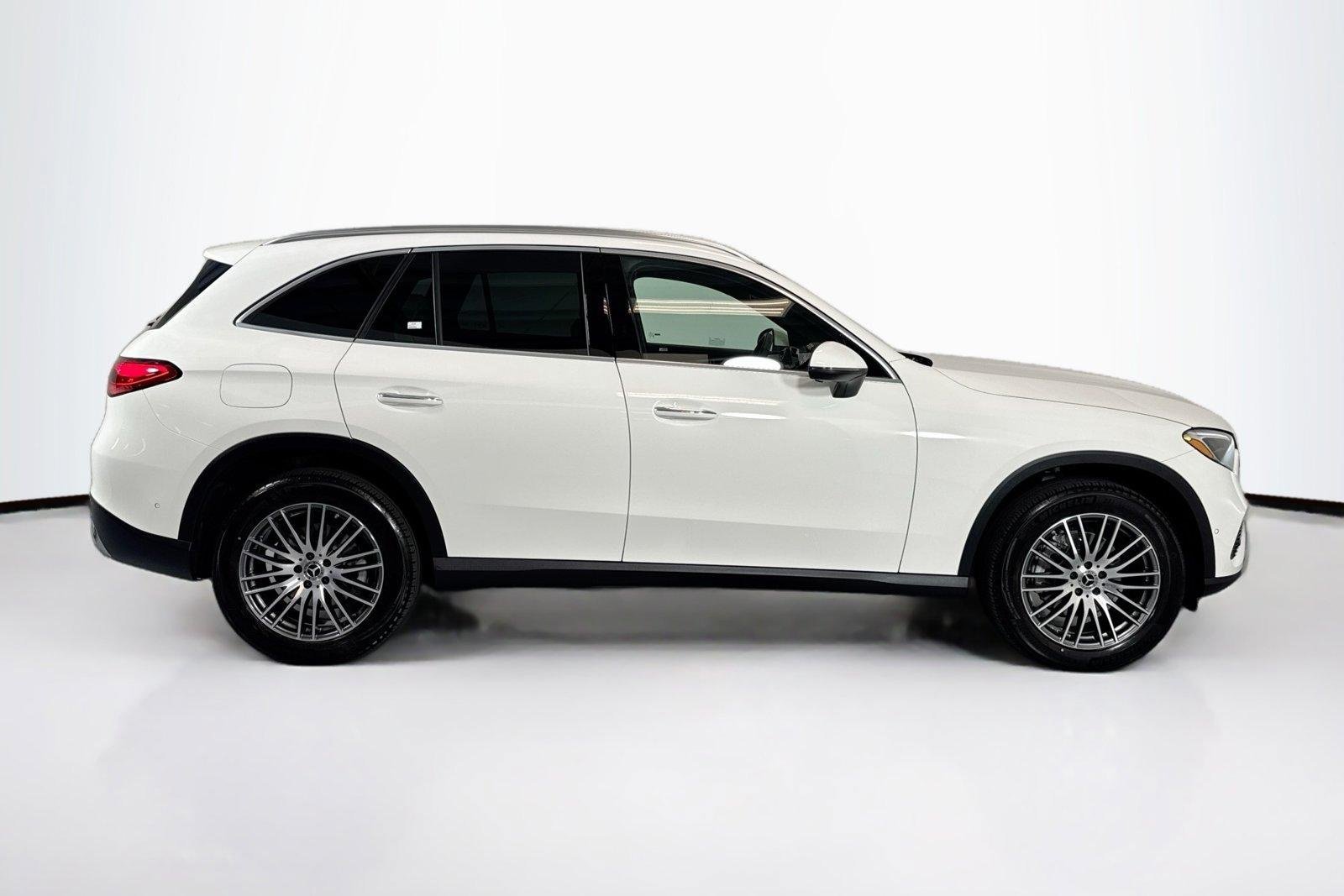 Used 2026 Polar White Mercedes-Benz GLC 300 image 4