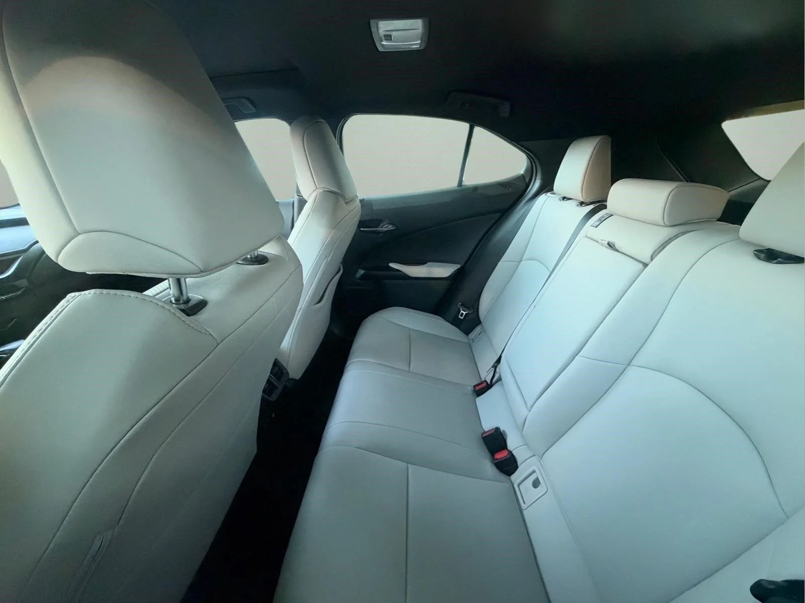 Used 2020 Eminent White Pearl Lexus UX 250h image 25