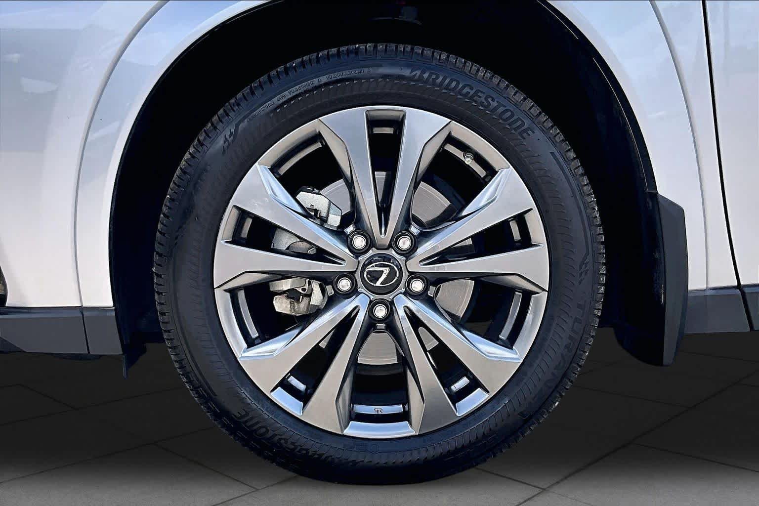 Used 2023 Iridium with Obsidian Roof Lexus F SPORT Handling image 10