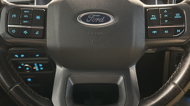 Used 2023 Oxford White Ford XLT image 15