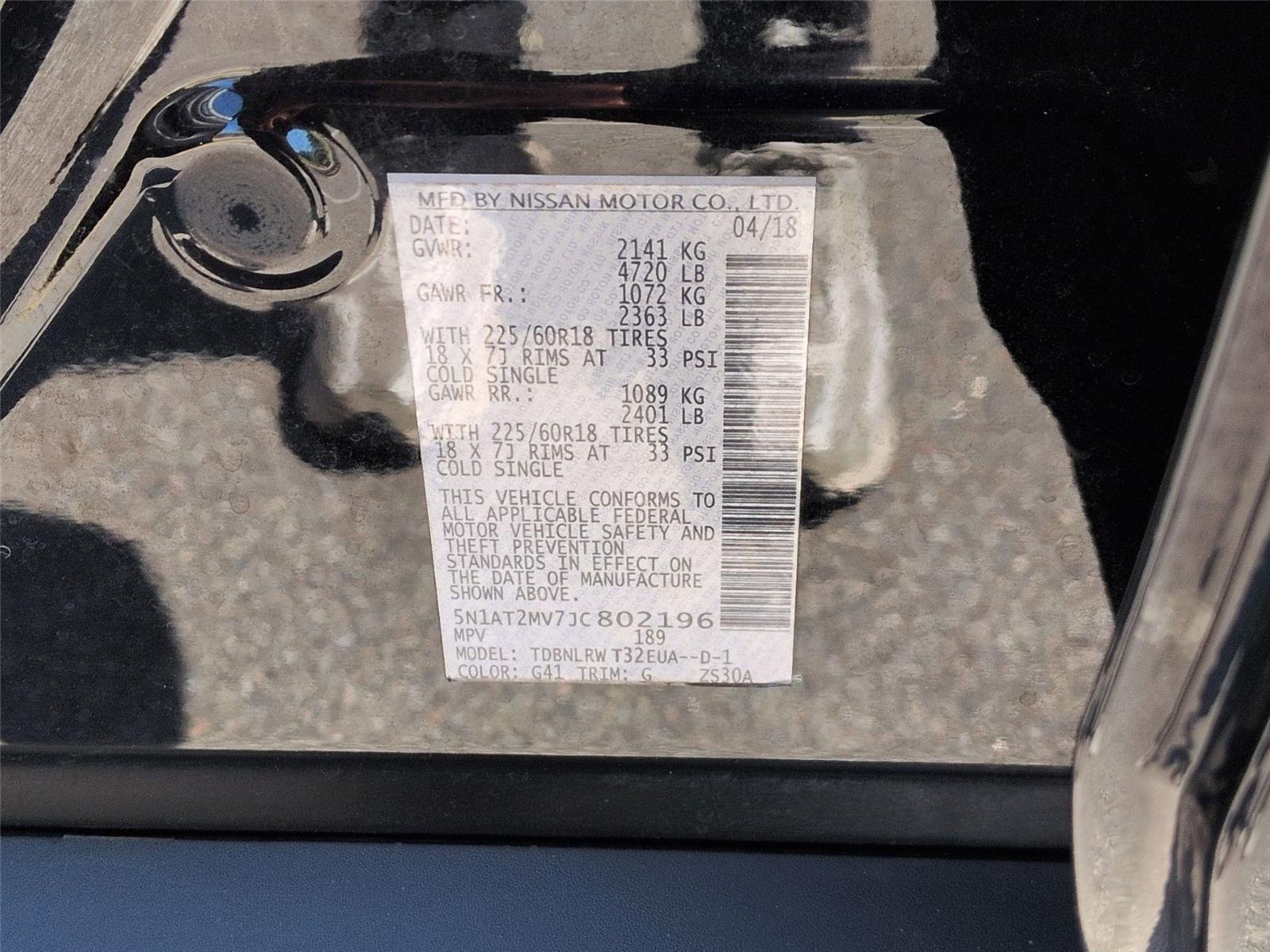 Used 2018 Magnetic Black Nissan SL image 39