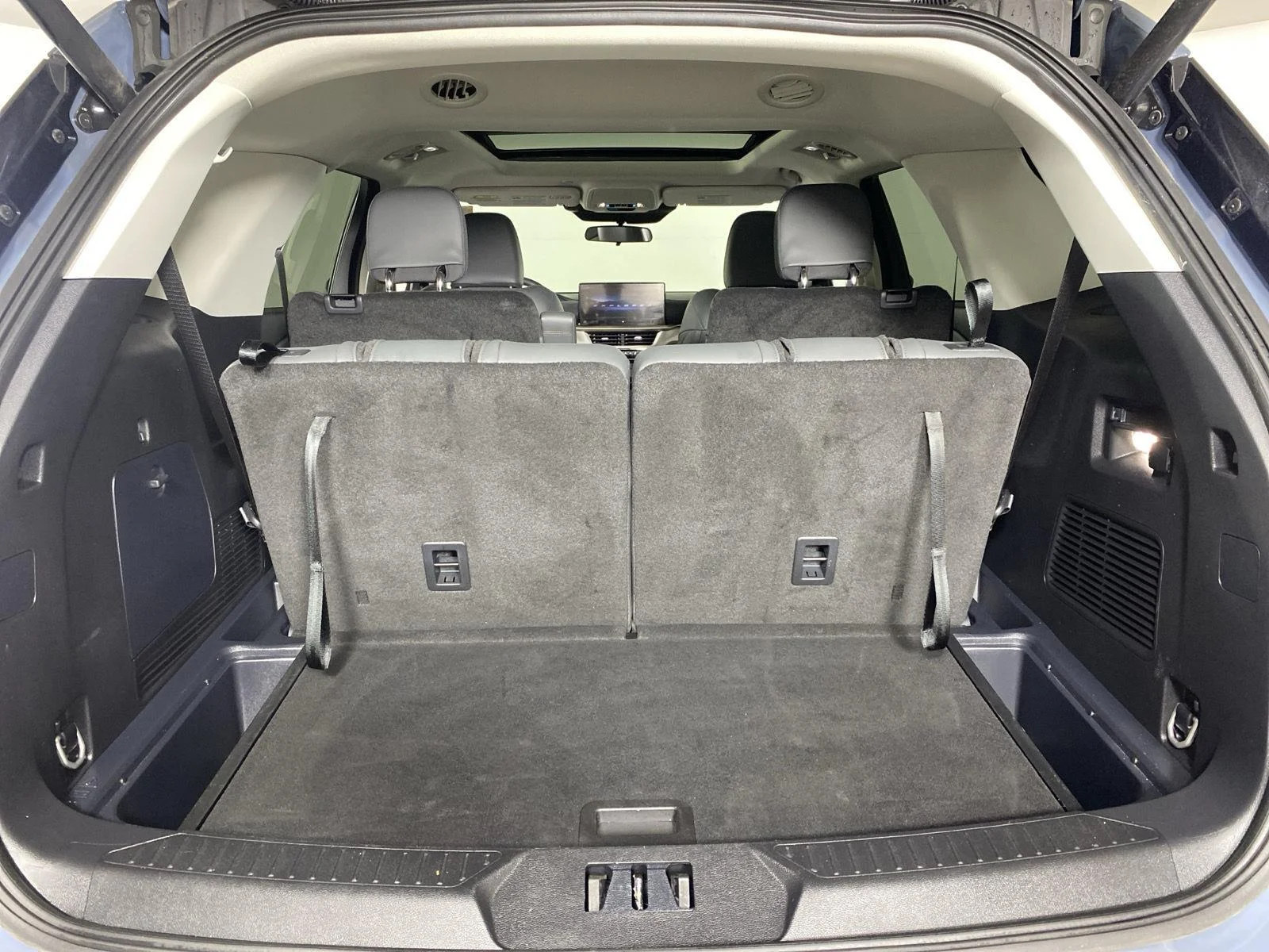 Used 2025 Vapor Blue Ford Active image 26