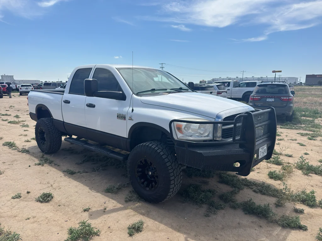 Used 2007 White Dodge SLT image 7