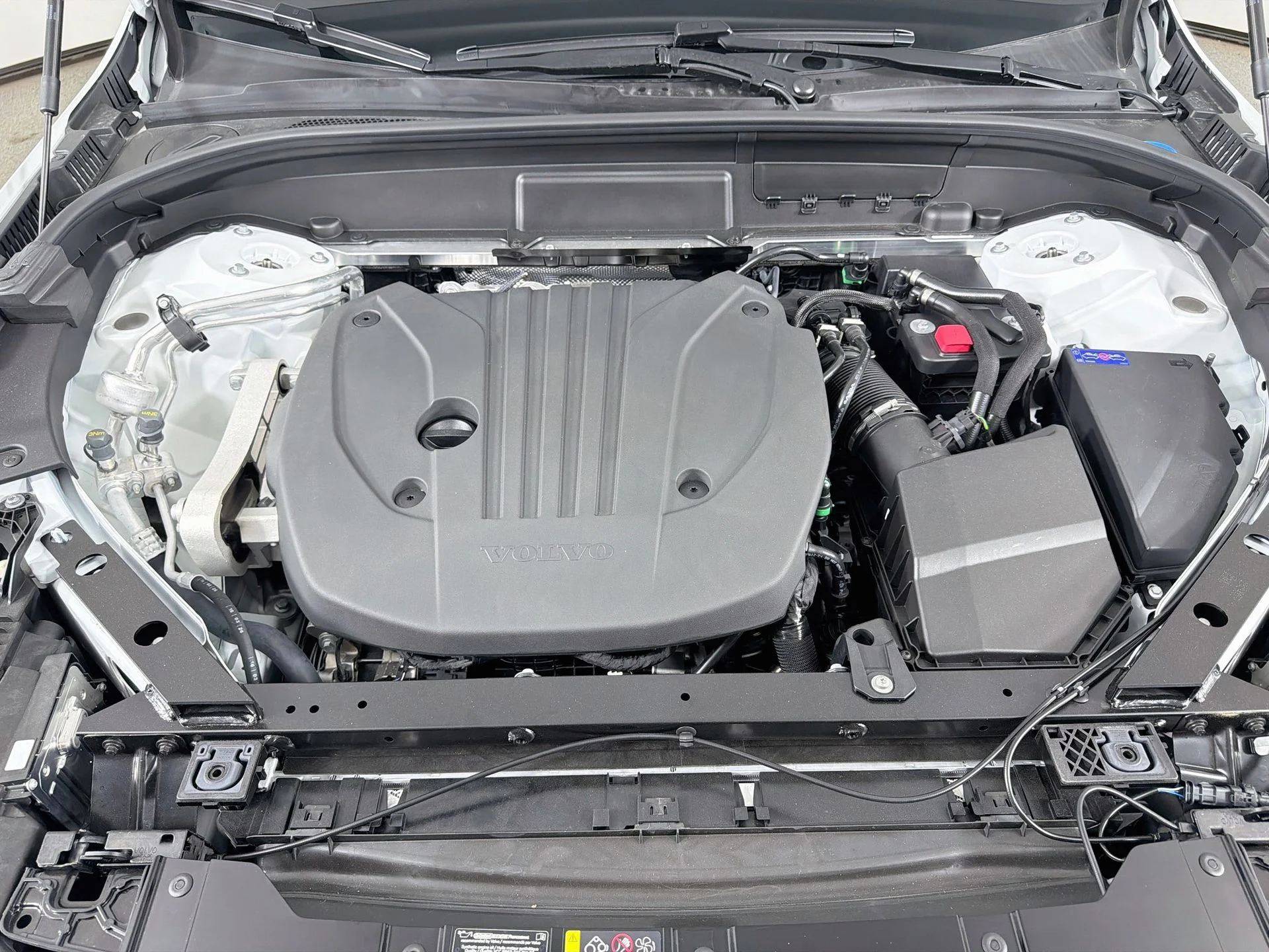 New 2026 Crystal White Volvo Ultra image 32