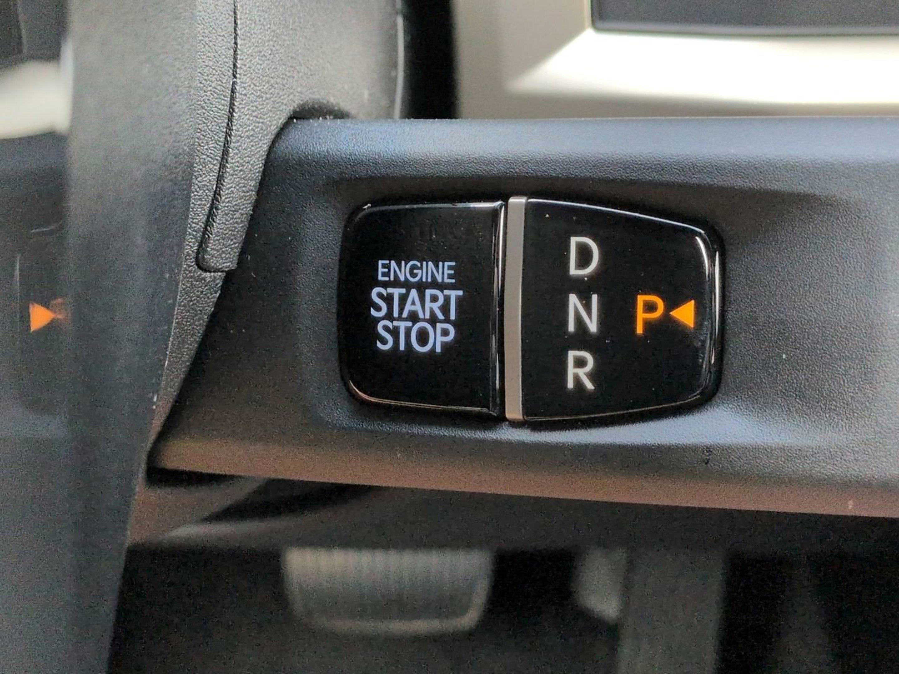 New 2027 Glacial White Pearl Kia EX image 32