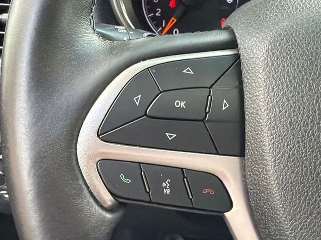 Used 2018 Black Jeep Altitude image 25