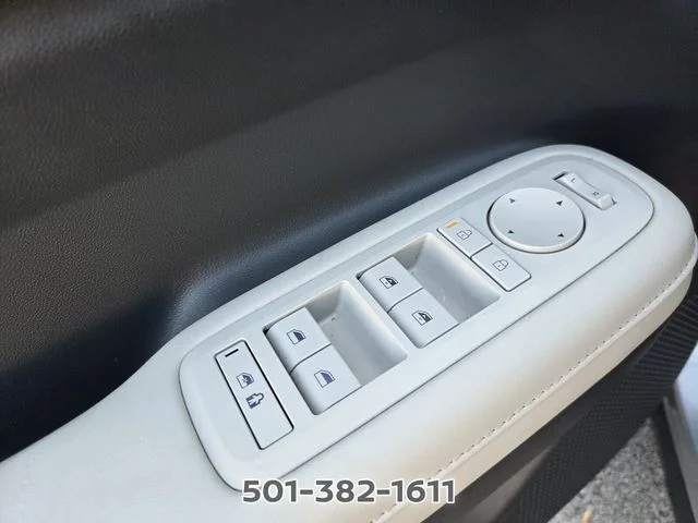 Used 2024 Silver Hyundai SEL image 29