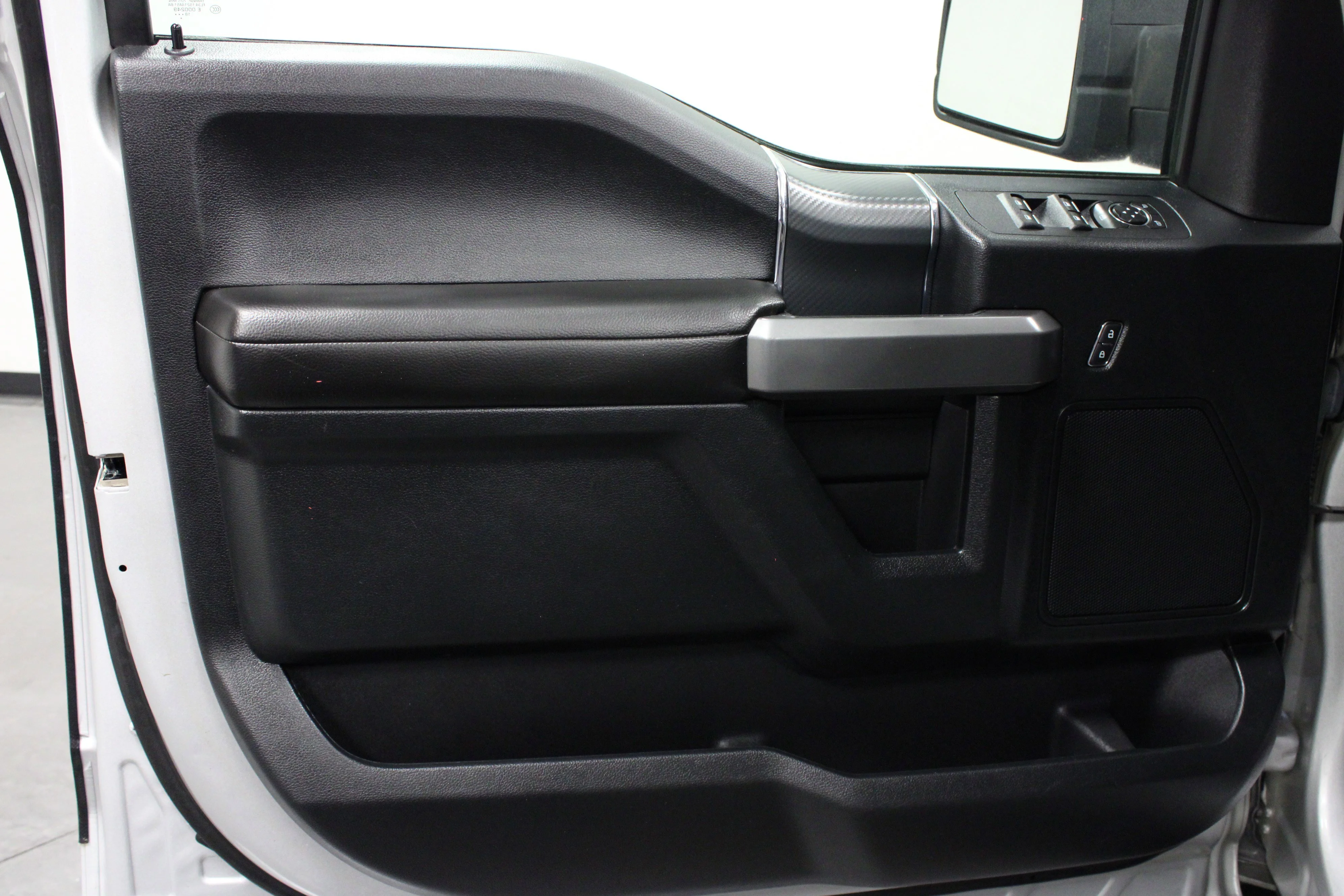 Used 2019 Ingot Silver Ford XLT image 12