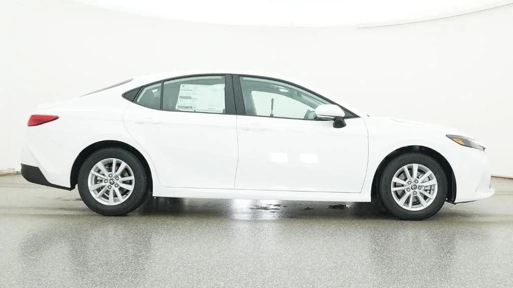 New 2026 Ice Cap Toyota LE image 16