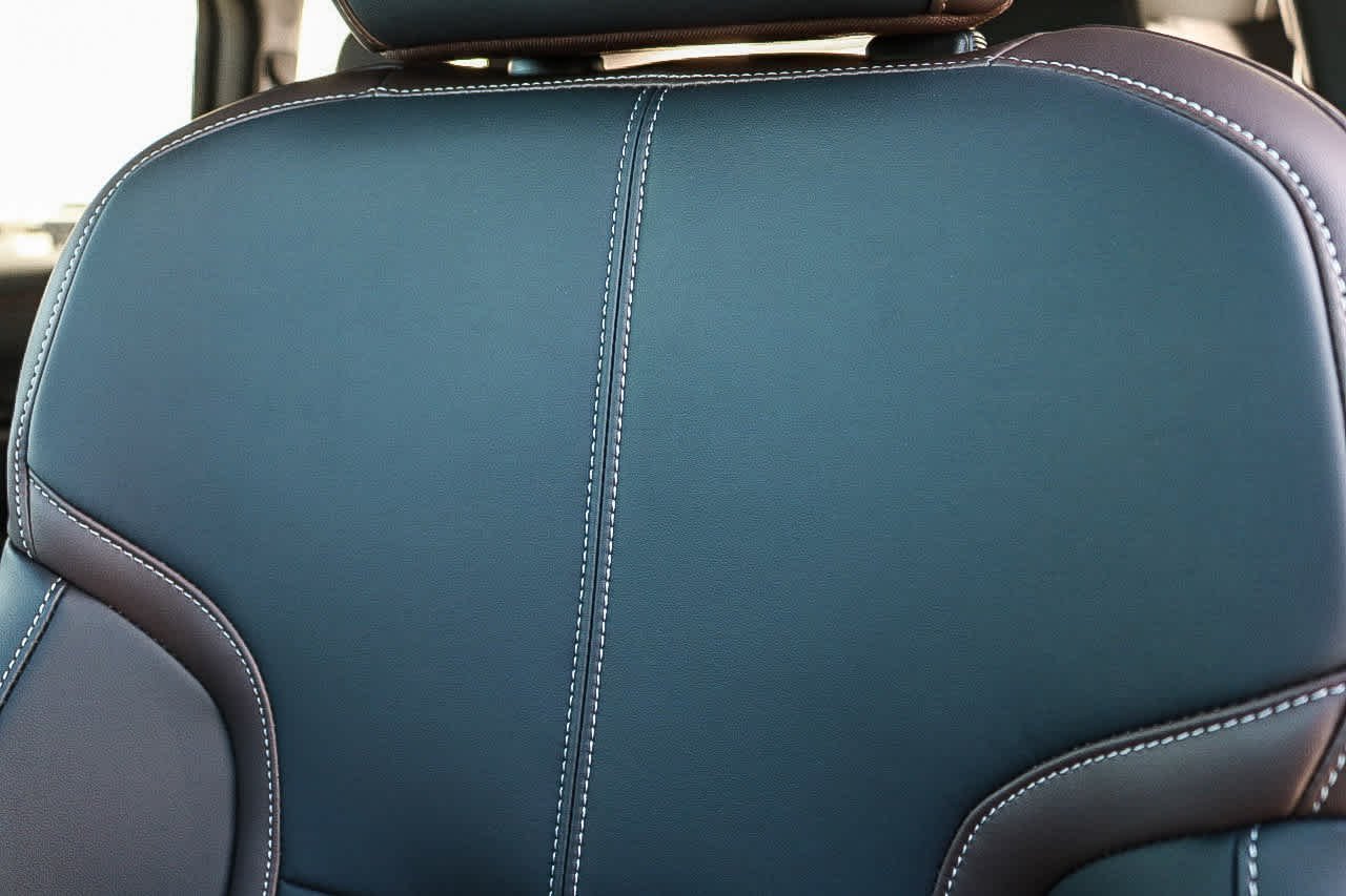 New 2026 Deep Ocean Blue Pearl Nissan SL image 28