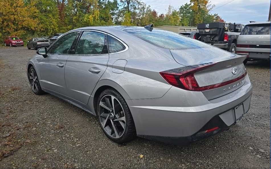 Used 2023 Curated Silver Hyundai SEL Plus image 8