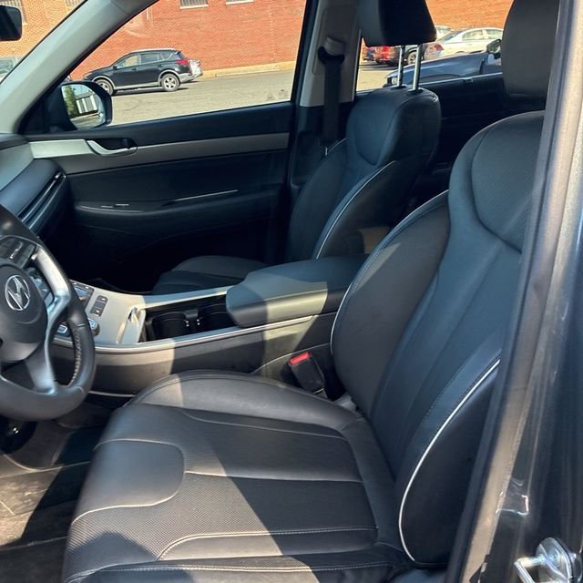 Used 2025 Graphite Hyundai XRT image 15
