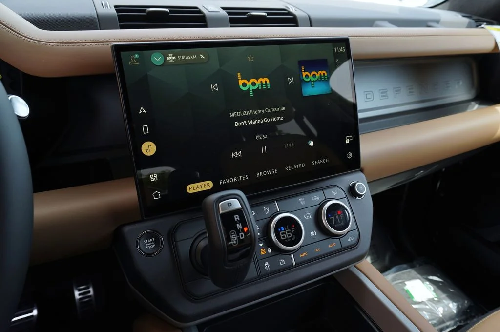 New 2026 Santorini Black Land Rover X image 21