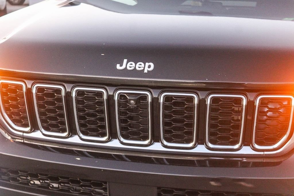 Used 2024 Diamond Black Jeep Limited image 6