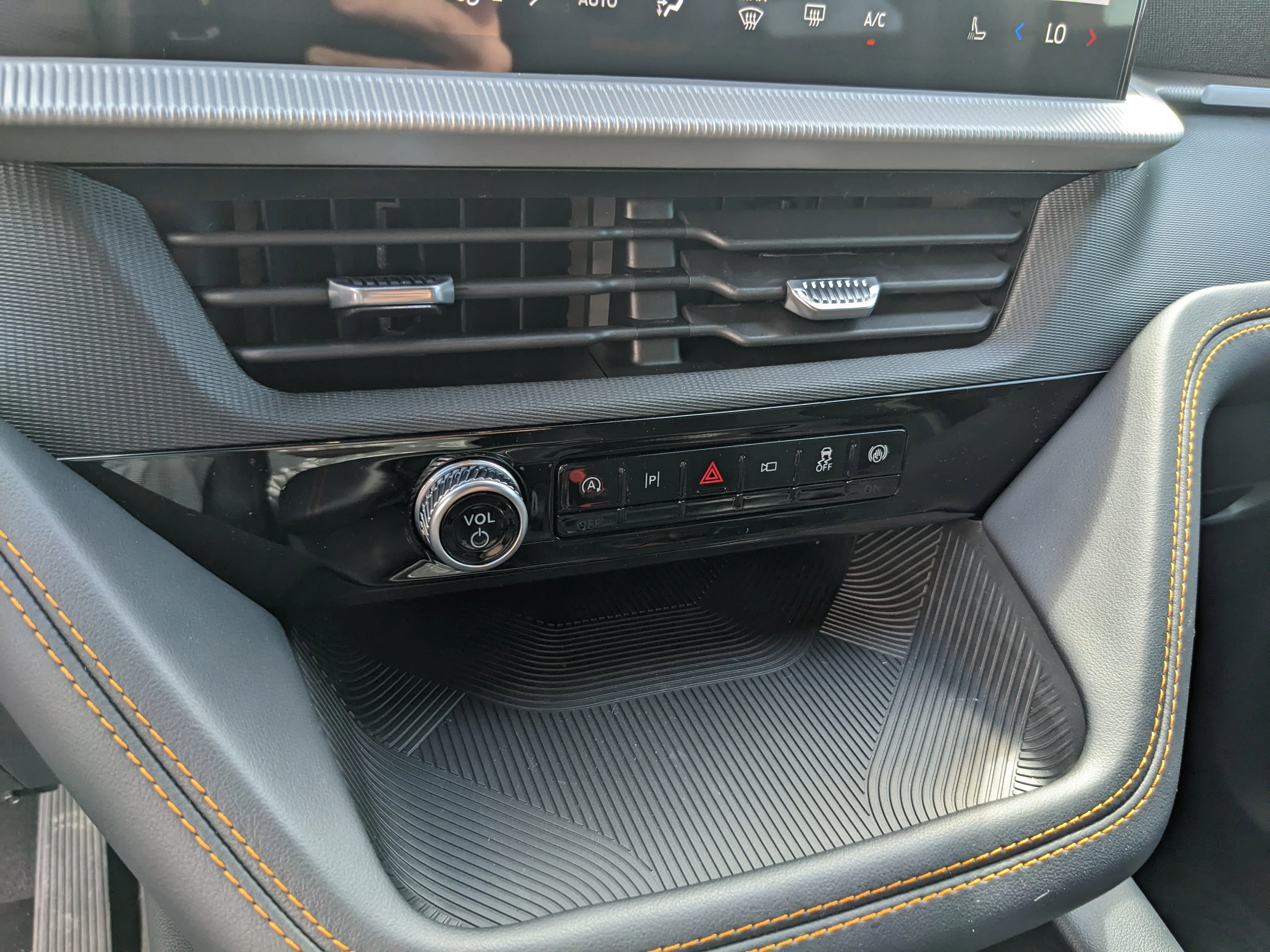 New 2026 Space White Metallic Ford Tremor® image 24