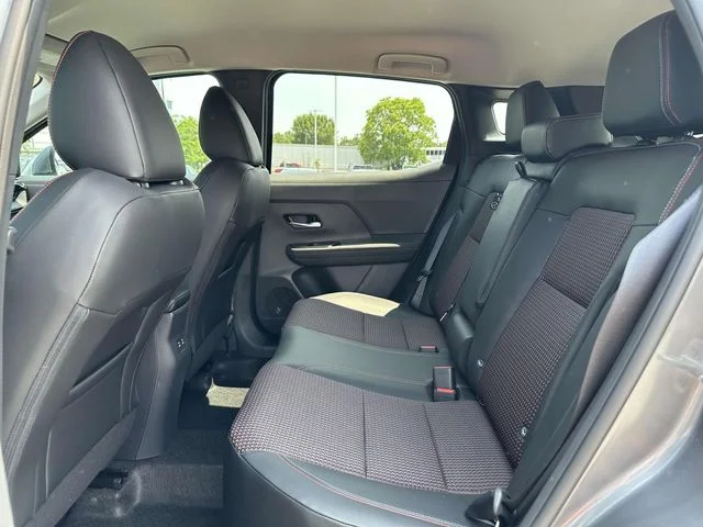 2025 Nissan Kicks SR - Photo 13
