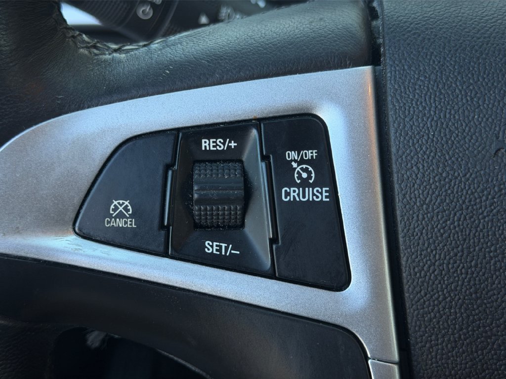 Used 2015 SUMMIT WHITE Chevrolet LT image 30