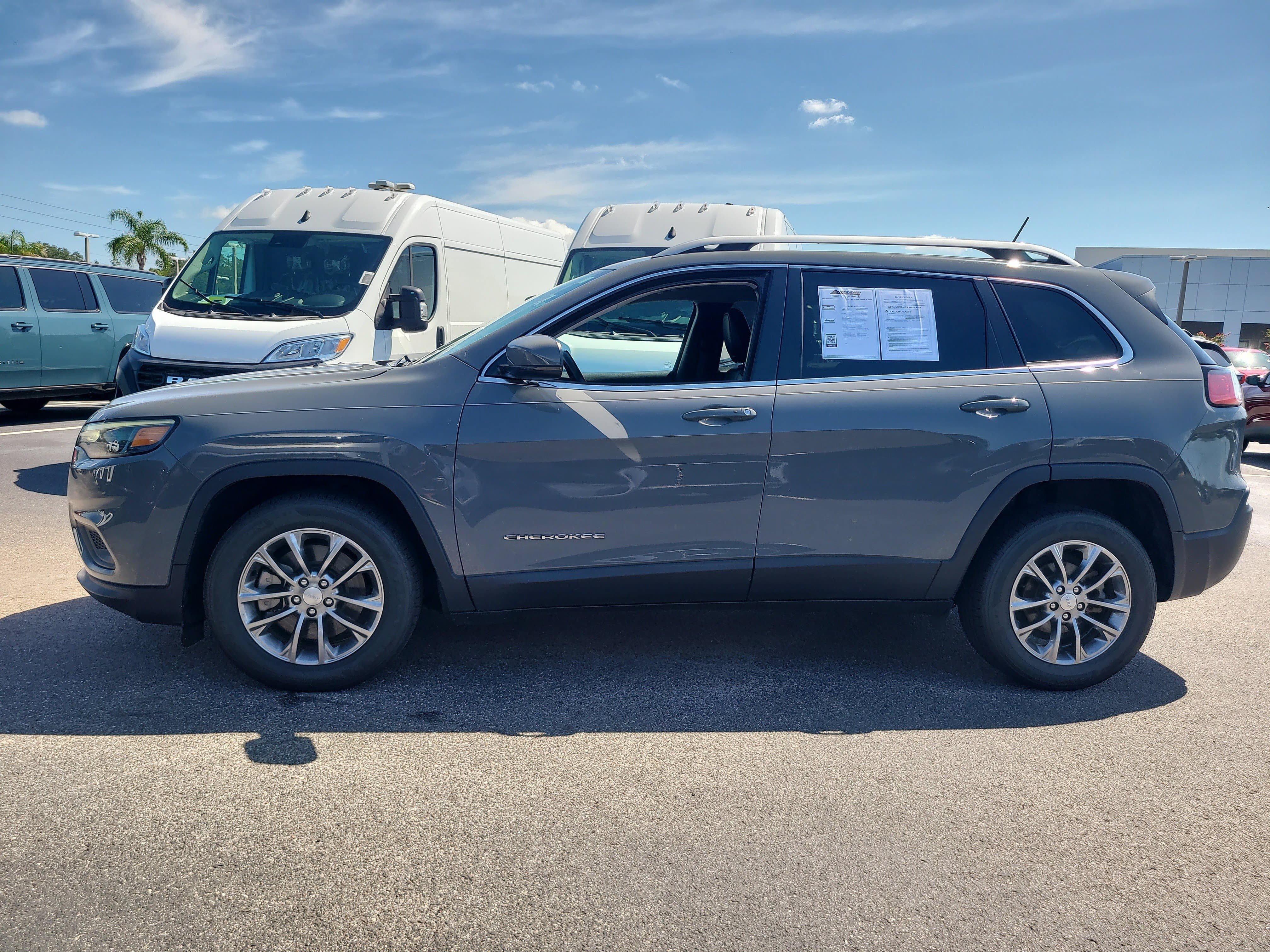 Used 2021 Sting-Gray Clearcoat Jeep Latitude Plus image 7