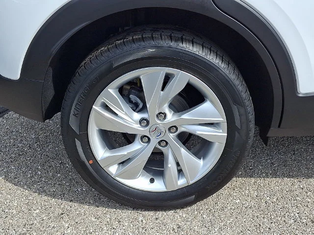 New 2026 Summit White Buick Preferred image 7