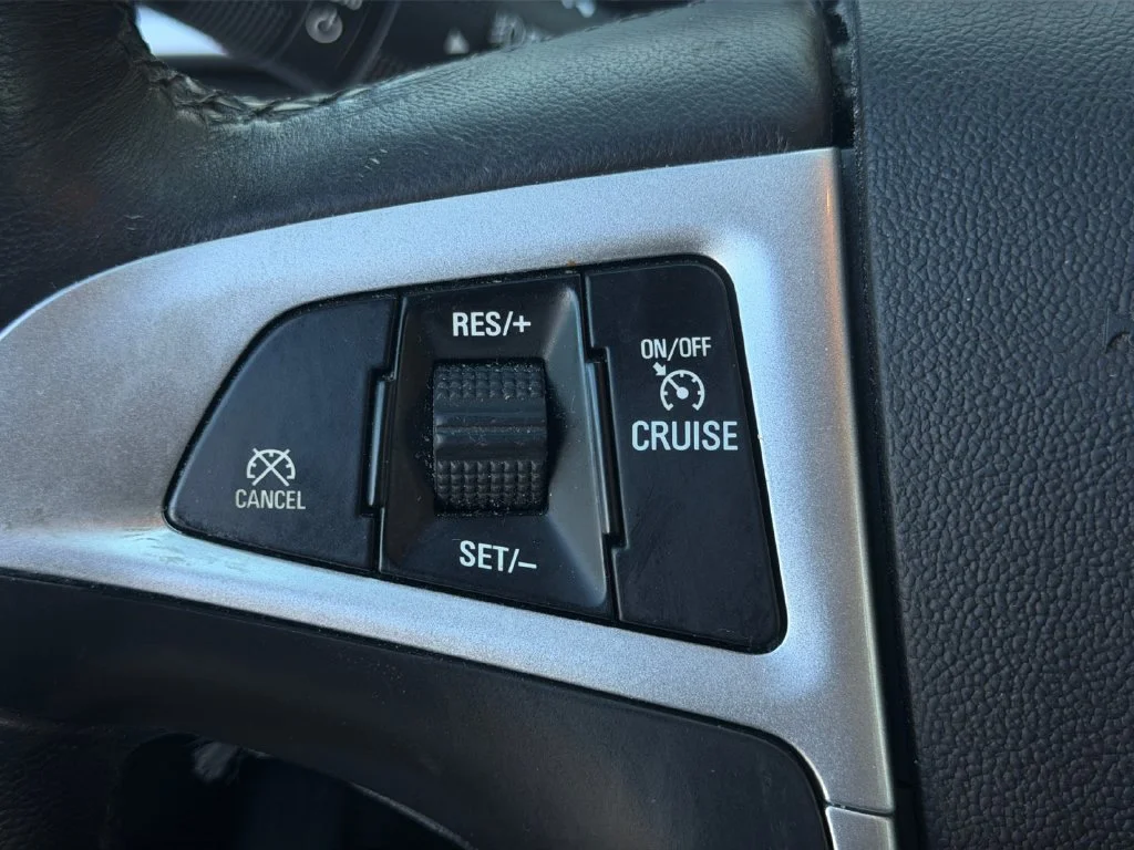 Used 2015 SUMMIT WHITE Chevrolet LT image 30