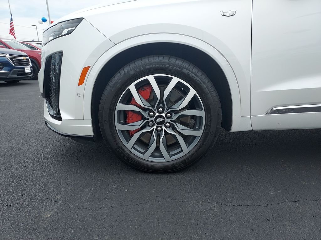 Used 2023 White Cadillac Sport image 10