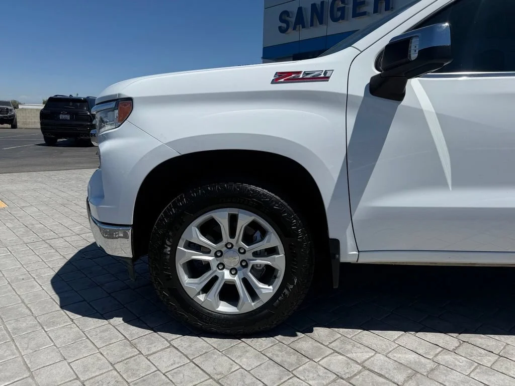 Used 2022 Summit White Chevrolet LTZ image 5