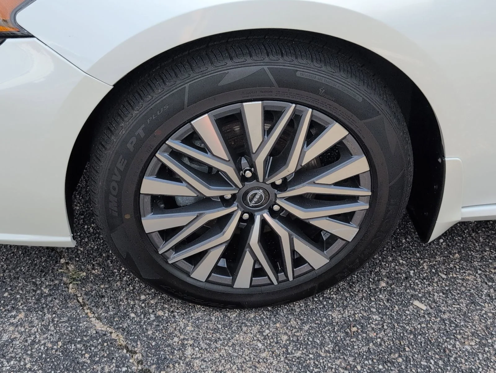 Used 2023 White Nissan 2.5 SV image 11