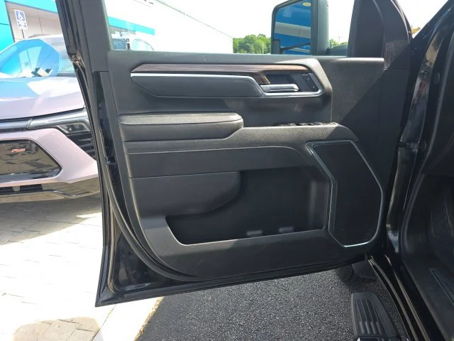 Used 2025 Black Chevrolet LT image 13