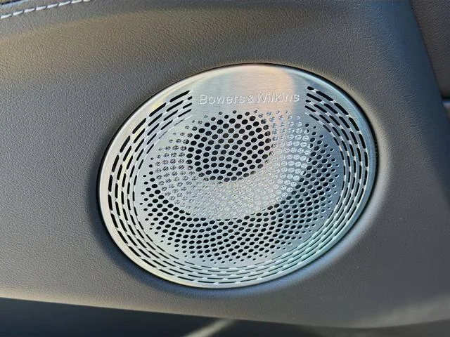 New 2026 Mineral White Metallic BMW Label image 24