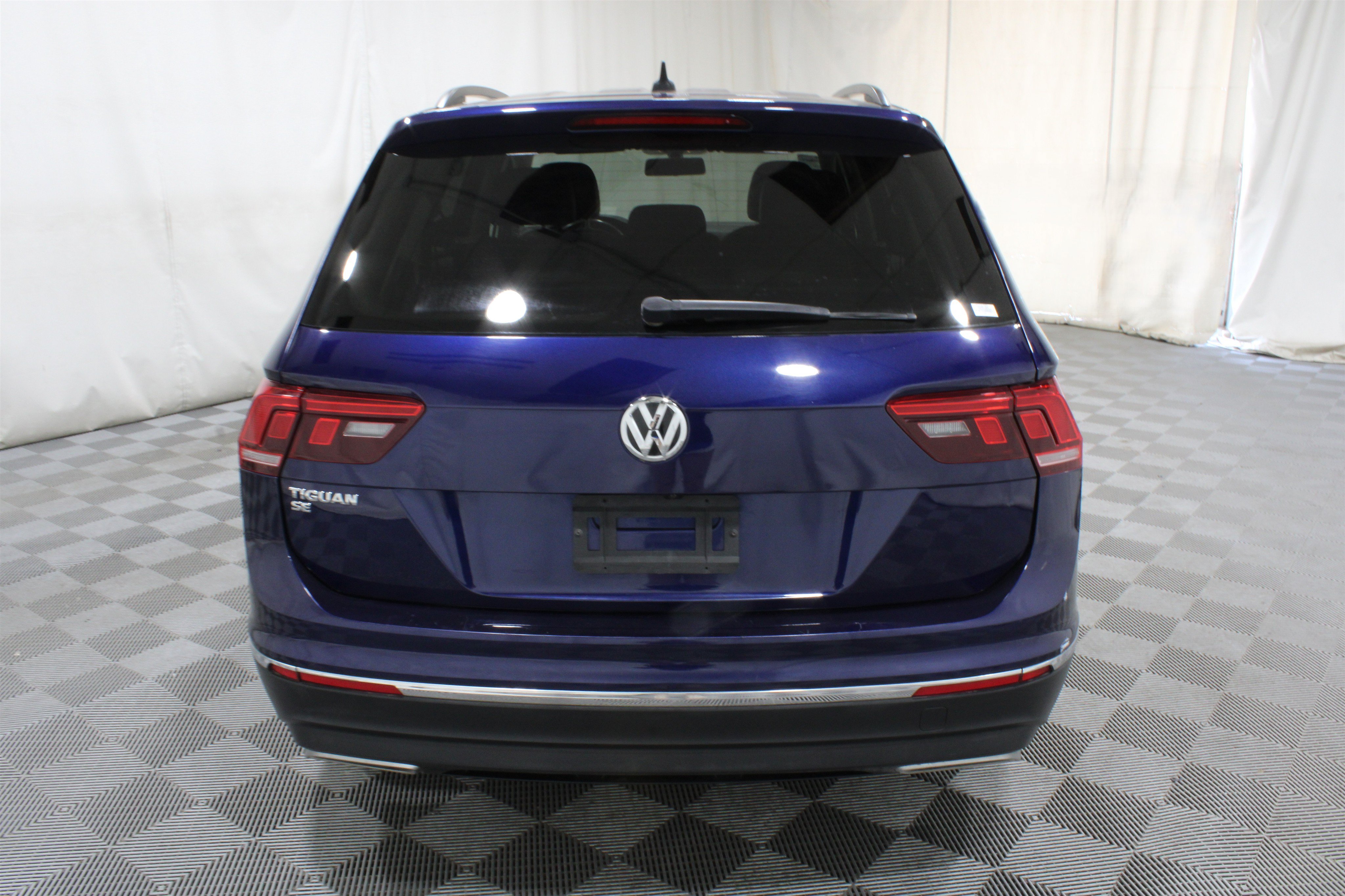 Used 2021 Atlantic Blue Metallic Volkswagen SE image 31