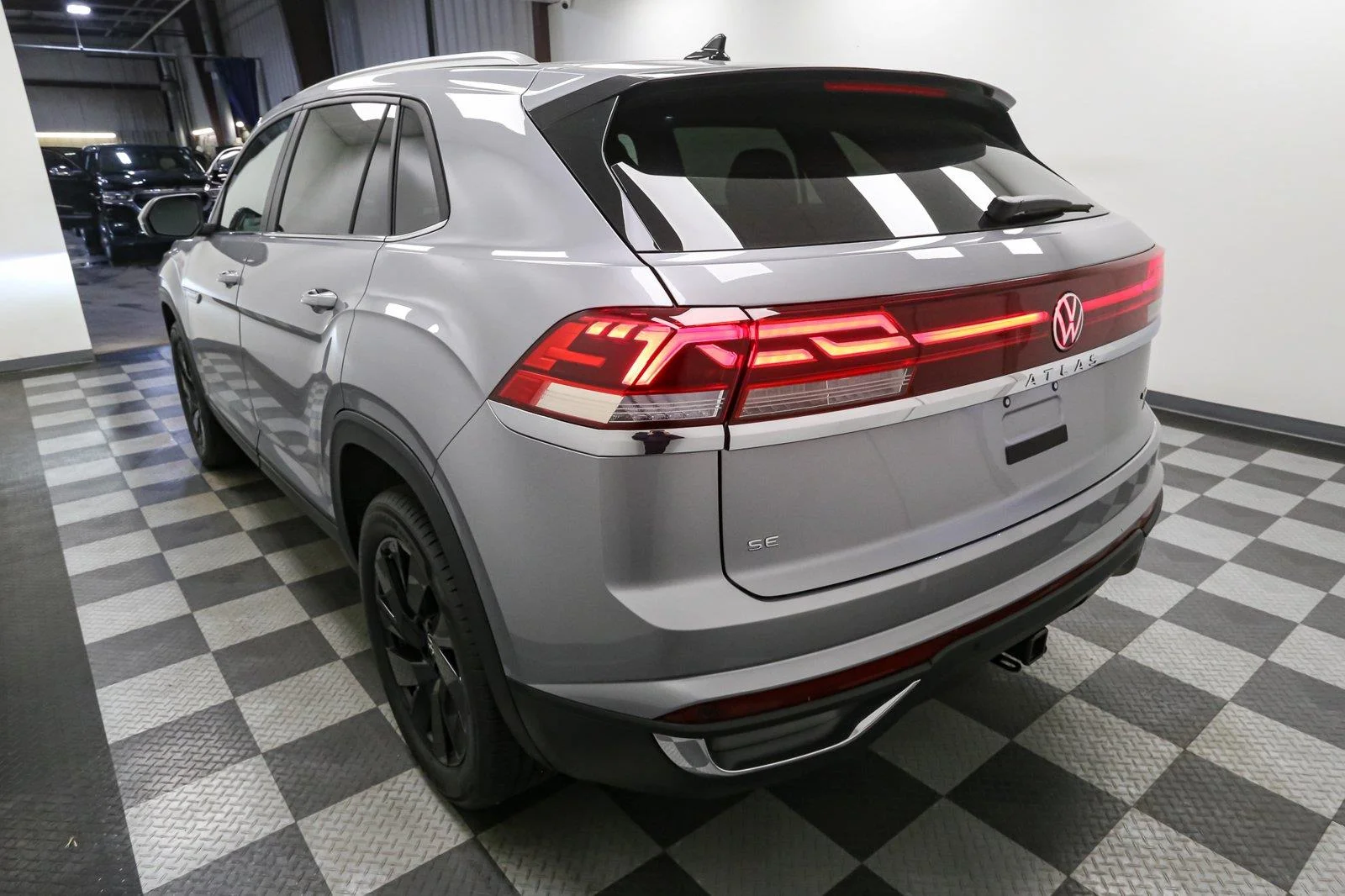 New 2026 Silver Mist Metallic Volkswagen 2.0T SE w/Technology image 10