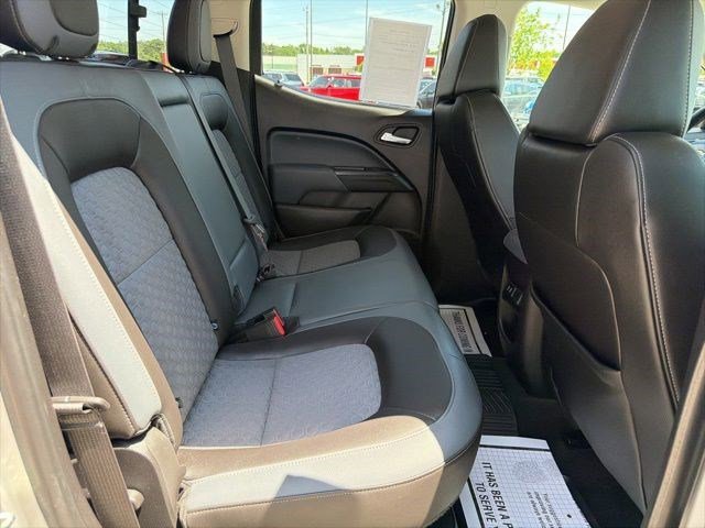 Used 2018 Silver Ice Metallic Chevrolet 4WD Z71 image 18