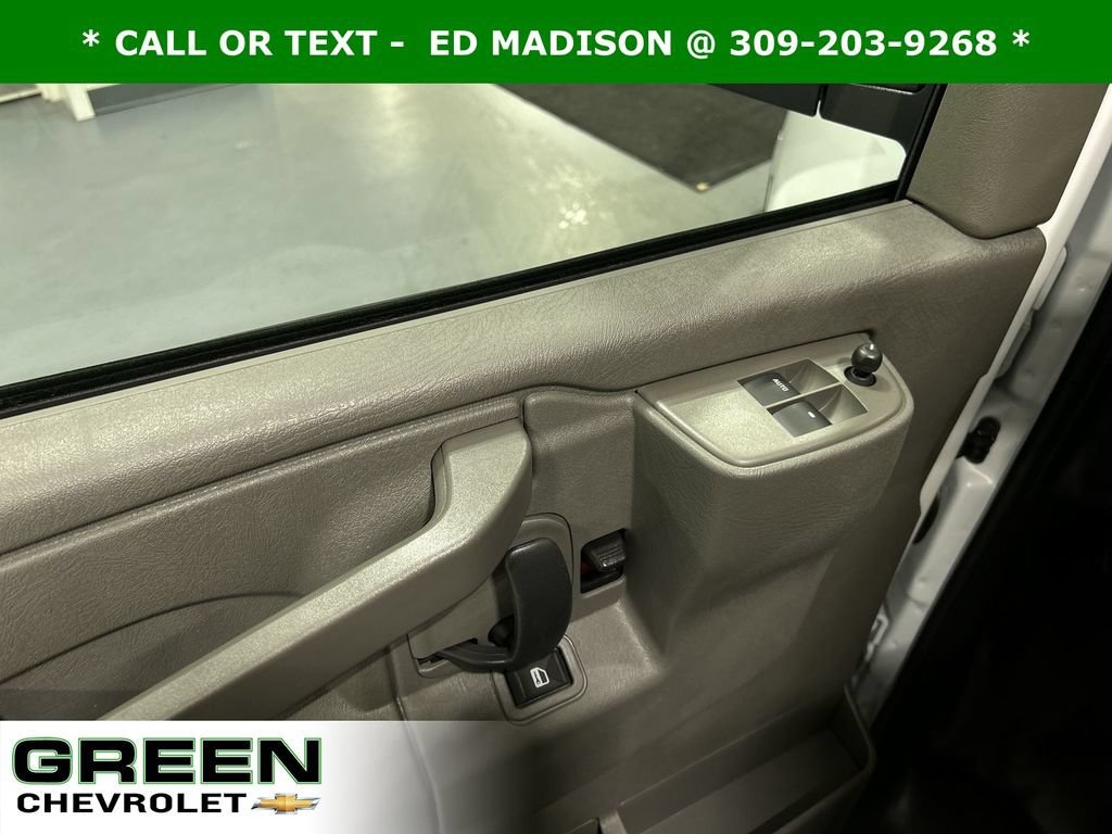 2025 Chevrolet Express Cargo Work Van - Photo 15