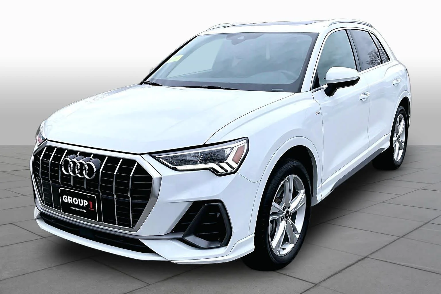 2024 Audi Q3 45 TFSI S Line Premium quattro's photo