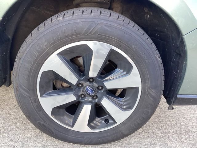 Used 2018 Jasmine Green Metallic Subaru 2.5i Premium image 8