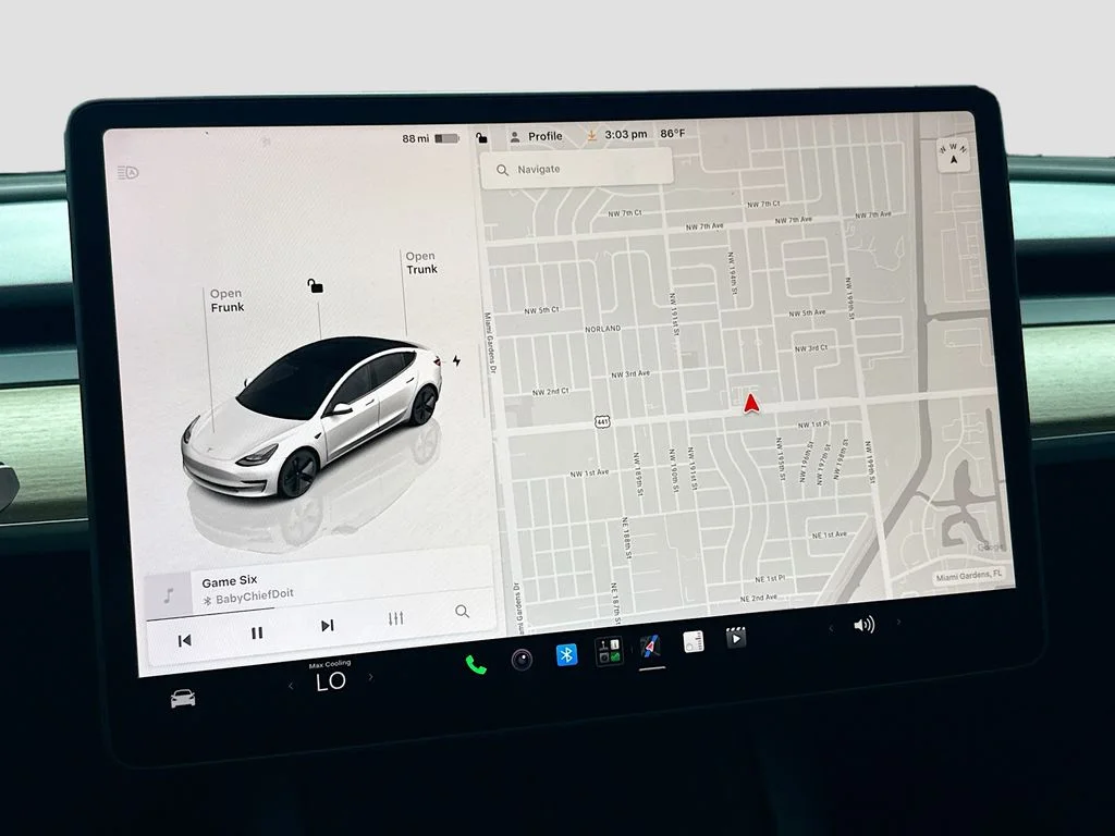 Used 2023 White Tesla Base image 11