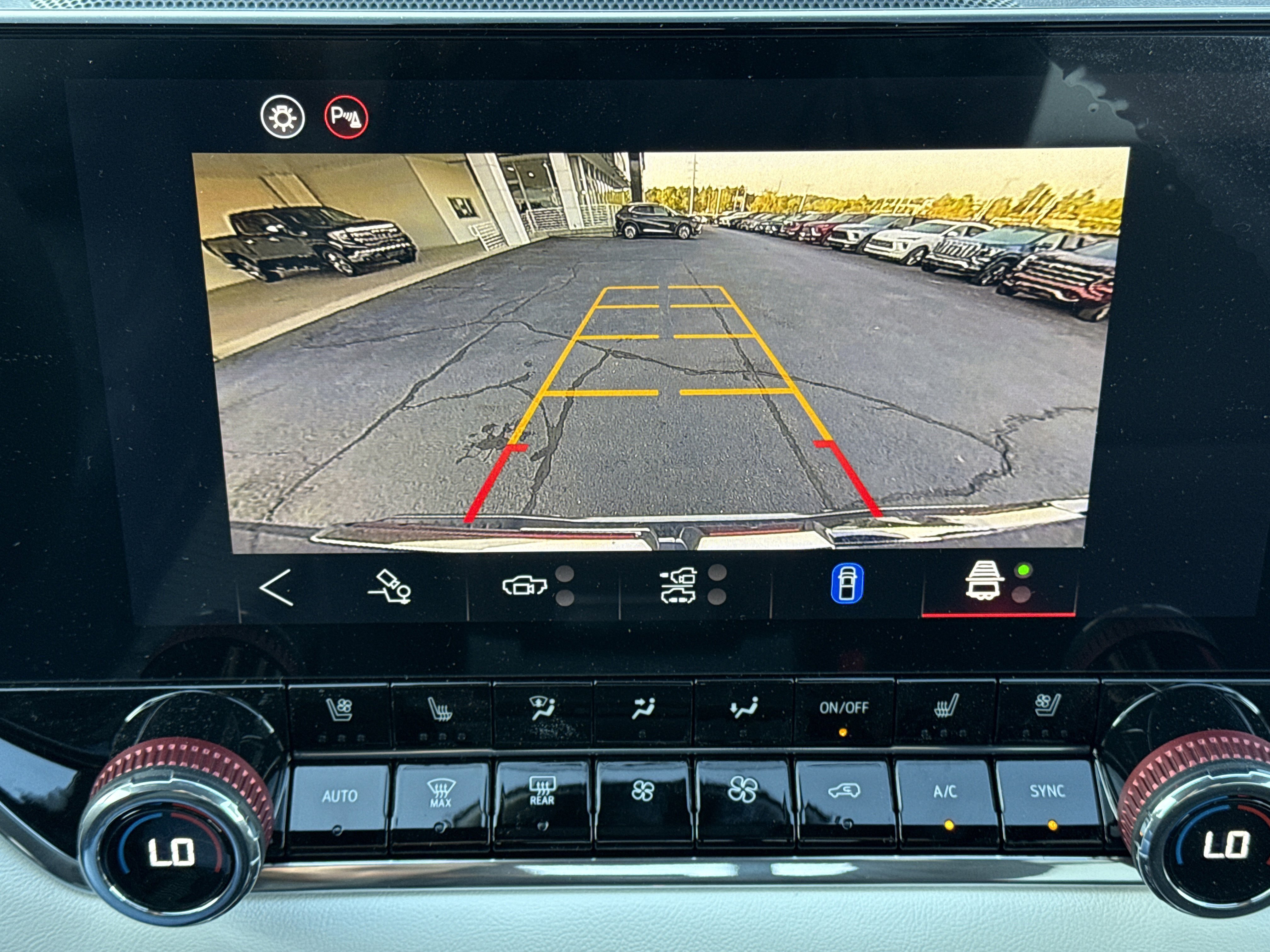2026 GMC Canyon AT4X - Photo 9