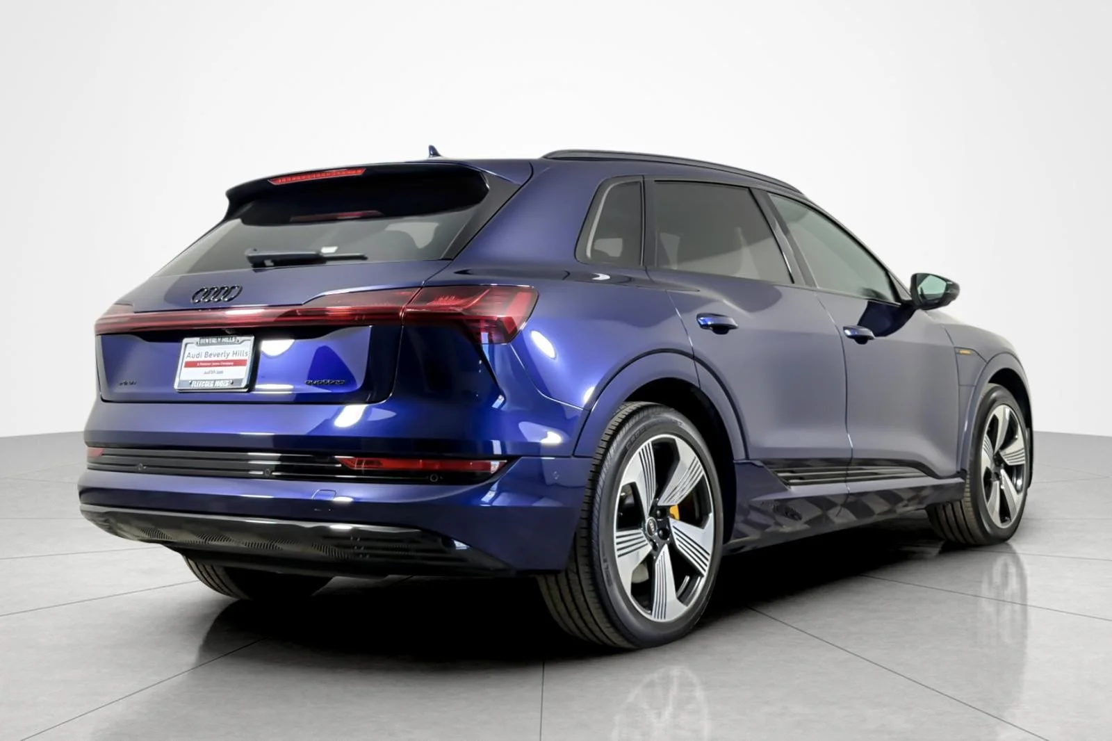 Used 2022 Navarra Blue Metallic Audi Premium Plus quattro image 5