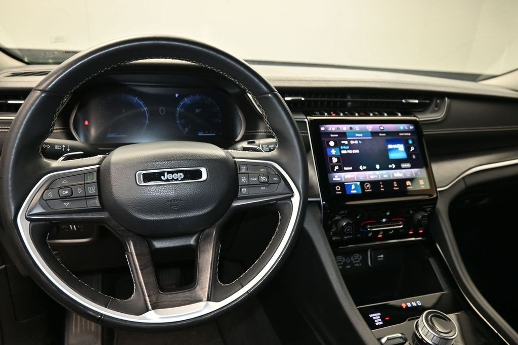 Used 2023 Silver Zynith Jeep Limited image 19